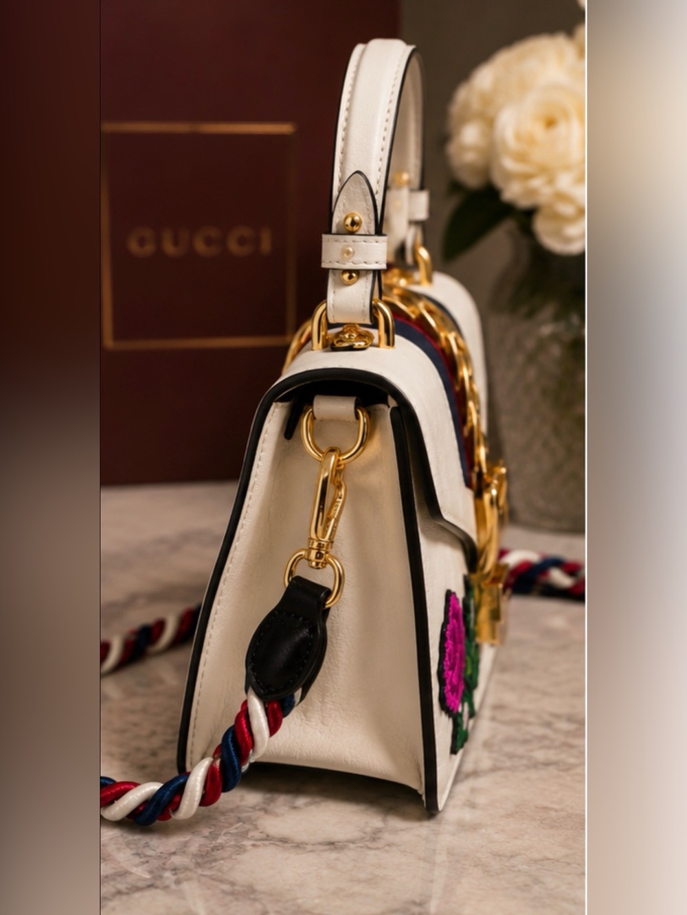 Rare Gucci Sylvie Floral Embroidered White Leather Top Handle Bag - Picture 4 of 9